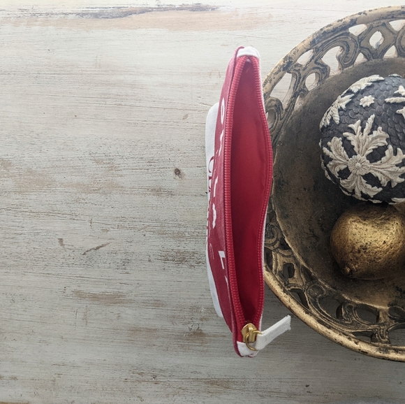 LIKE NEW! CLARINS Christmas 🎄 Theme Makeup Bag - Picture 11 of 13